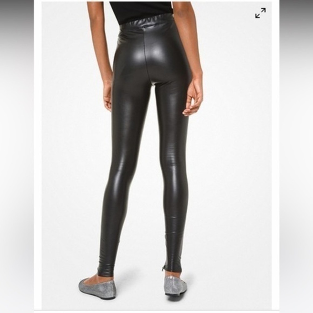 MICHAEL KORS faux leather pants. Pull on. Stretch elastic waistband. EEUC.Black